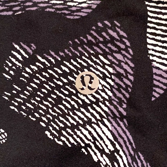 Lululemon size 4 leggings! - Picture 2 of 3